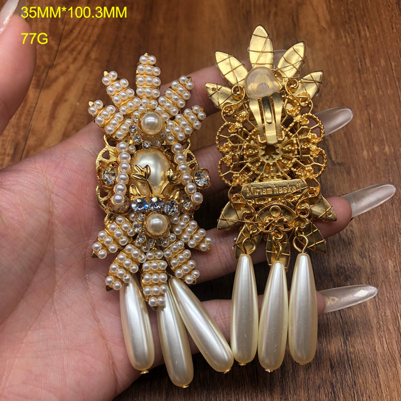 European and American style, versatile brooch, exquisite and fashionable, with a retro design, handmade with pearl and rice bead embellishments, featuring a floral design, suitable as a pin or earring clip