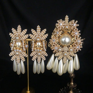 European and American style, versatile brooch, exquisite and fashionable, with a retro design, handmade with pearl and rice bead embellishments, featuring a floral design, suitable as a pin or earring clip