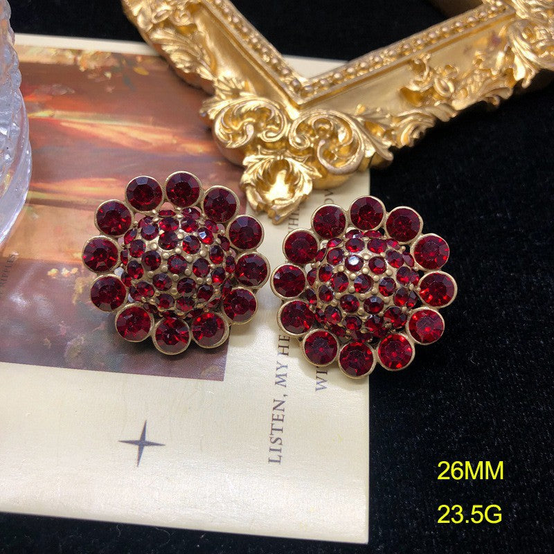 New Year's Edition: Exquisitely Designed Brooch with Chinese Red Gemstones and Diamonds, Retro Court Style, Versatile Pin for Women
