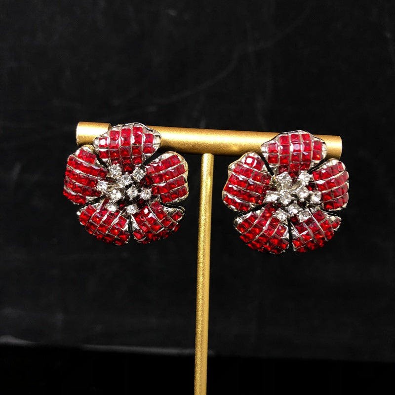 Cross-border new floral tassel necklace and earrings, simple, fashionable, and luxurious, with a dreamy and romantic rose-red rhinestone design