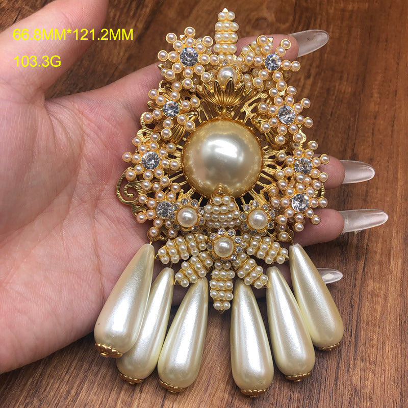 European and American style, versatile brooch, exquisite and fashionable, with a retro design, handmade with pearl and rice bead embellishments, featuring a floral design, suitable as a pin or earring clip