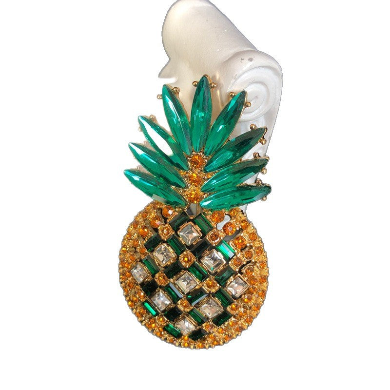 Cross-border exquisite and fashionable design, elegant and versatile, with delicate diamond embellishments, featuring a fruit pineapple brooch, an elegant pin