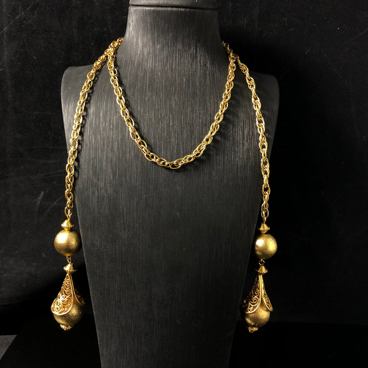 Retro-style, minimalist gold-plated gourd pendant, elegant necklace and earring set, versatile jewelry, gold-plated