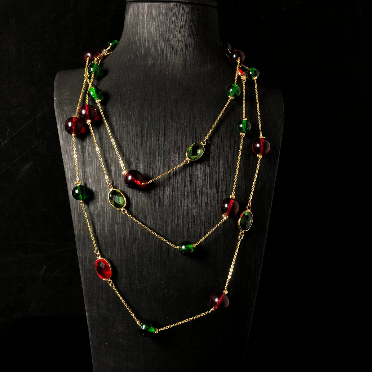 Usedvin'tageDouble-sided, double-layered, red and green glazed, transparent geometric circular necklace with hollow floral design, suitable for sweaters