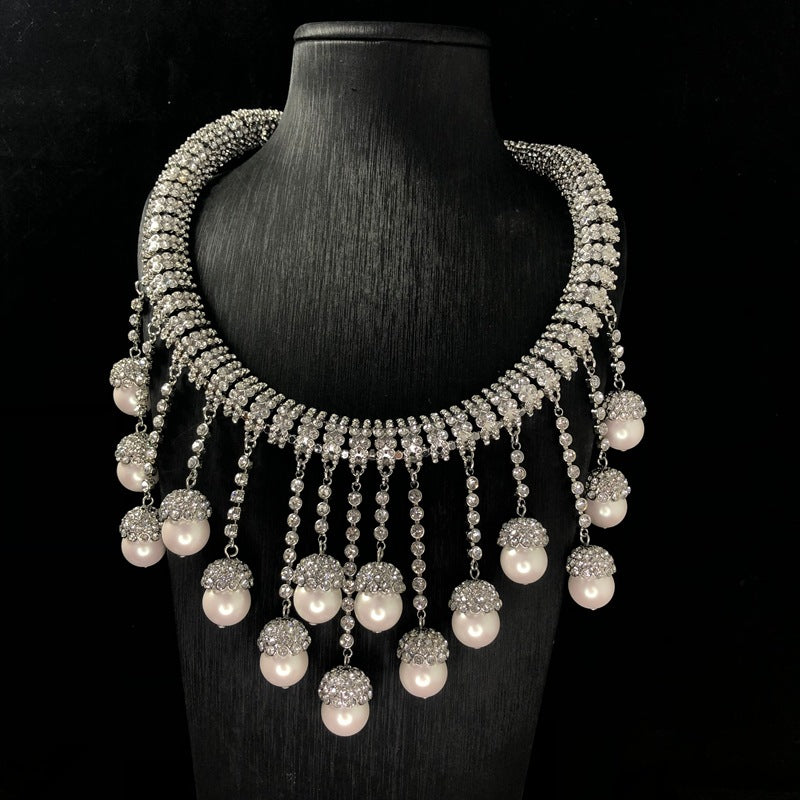 European and American fashion women's tassel necklace, luxurious rhinestone-studded collar necklace, clavicle chain, copper material with pearl pendant
