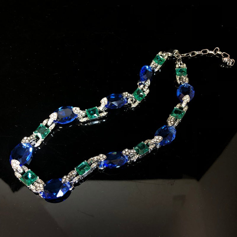 European and American style, retro sapphire design, fashionable platinum-plated necklace with elegant rhinestone embellishments