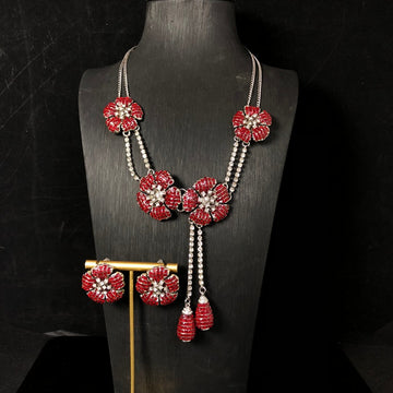 Cross-border new floral tassel necklace and earrings, simple, fashionable, and luxurious, with a dreamy and romantic rose-red rhinestone design