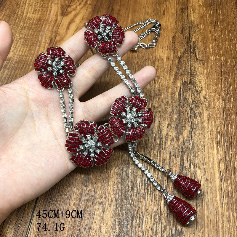 Cross-border new floral tassel necklace and earrings, simple, fashionable, and luxurious, with a dreamy and romantic rose-red rhinestone design