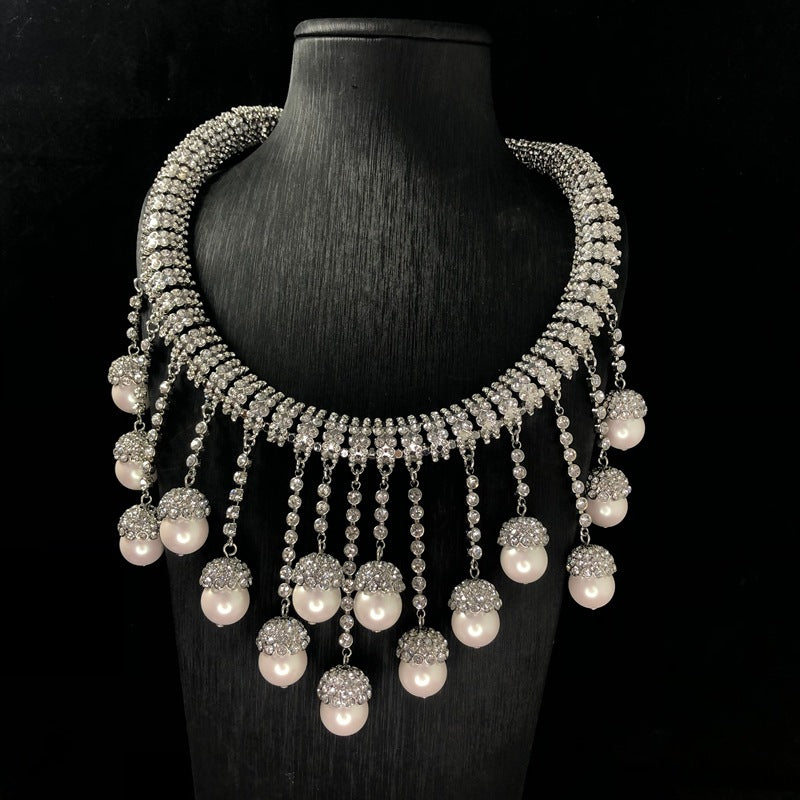 European and American fashion women's tassel necklace, luxurious rhinestone-studded collar necklace, clavicle chain, copper material with pearl pendant