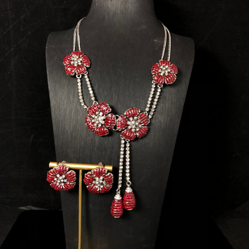 Cross-border new floral tassel necklace and earrings, simple, fashionable, and luxurious, with a dreamy and romantic rose-red rhinestone design