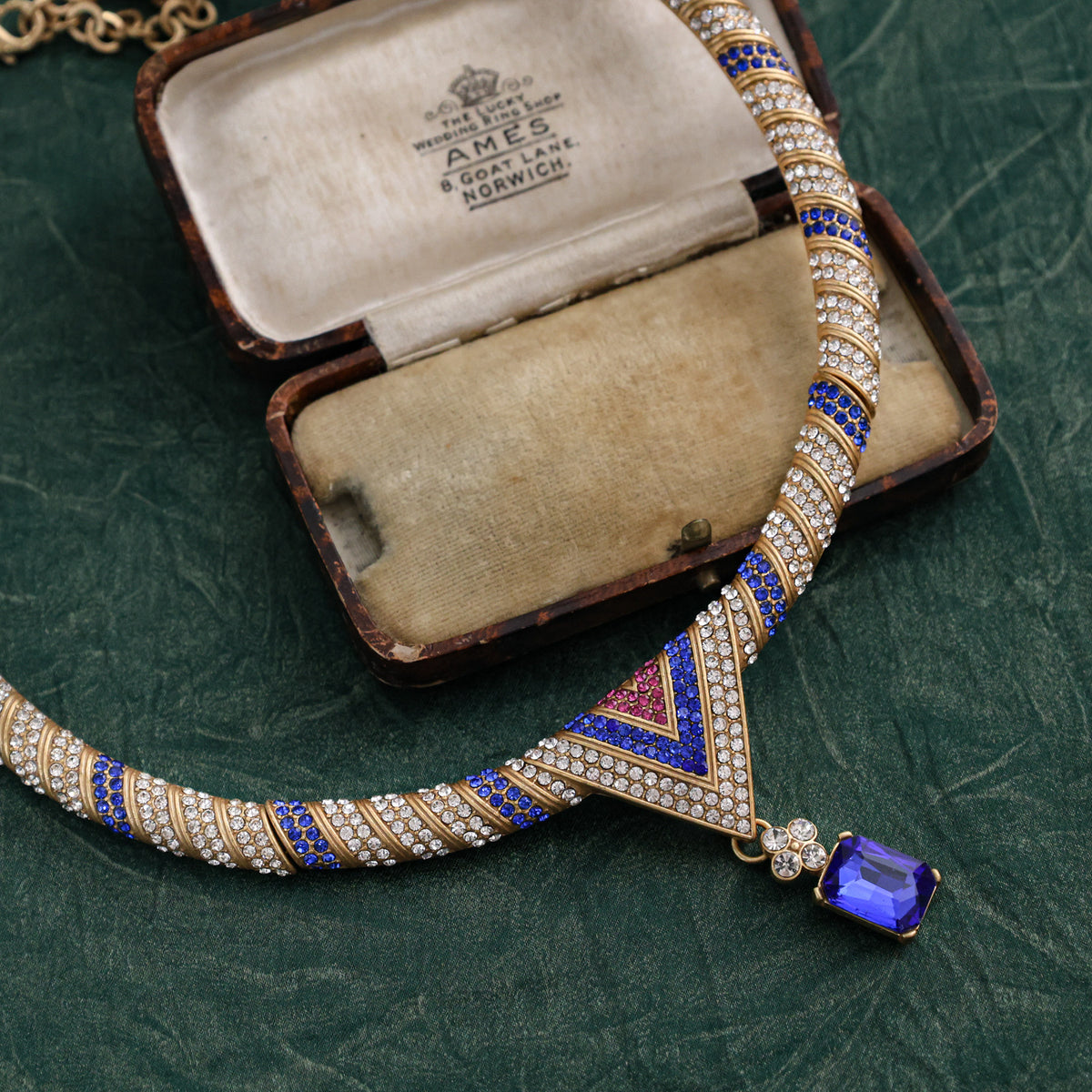 Blue crystal pendant, triangular earrings, vintage, heavy-duty, exaggerated design, women's necklace, clavicle chain, sweater chain, jewelry set