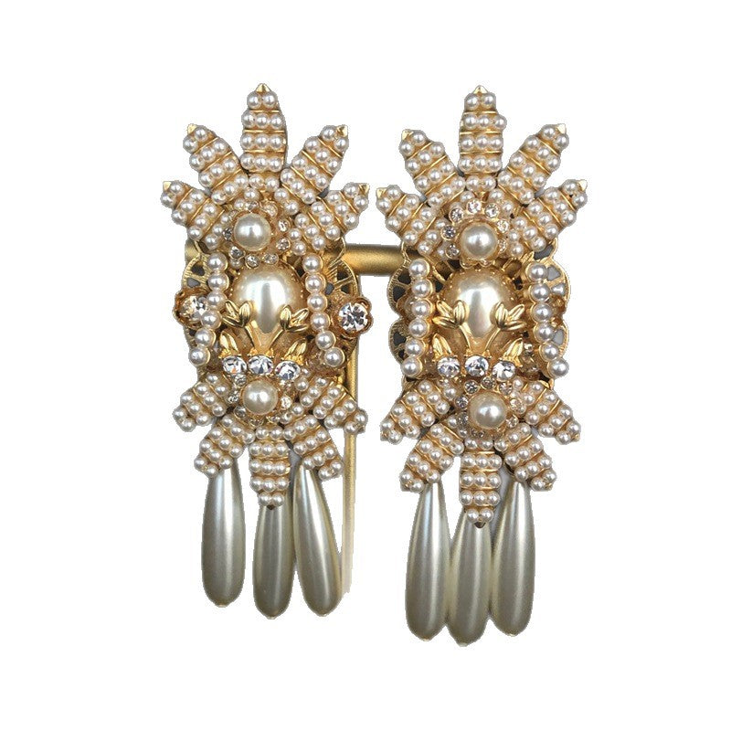 European and American style, versatile brooch, exquisite and fashionable, with a retro design, handmade with pearl and rice bead embellishments, featuring a floral design, suitable as a pin or earring clip